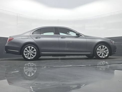 Used 2017 Mercedes-Benz E 300 4MATIC w/ Premium 1 Package image 34
