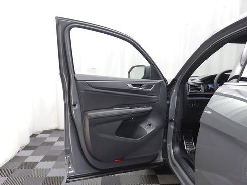 New 2026 Volkswagen Atlas Cross Sport SEL Premium R-Line AWD/4WD image 5