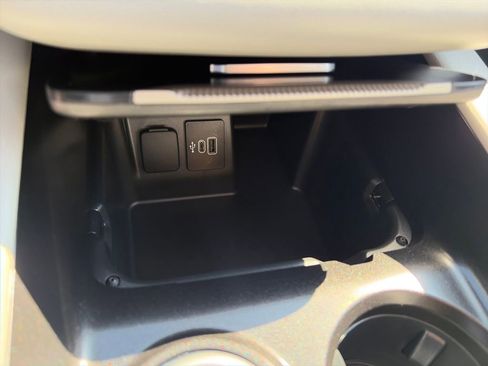 Used 2025 Ford Explorer Active w/ Active Comfort Package AWD/4WD image 27