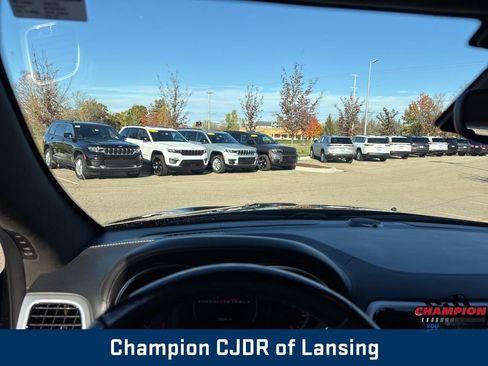 Used 2018 Jeep Grand Cherokee SRT image 29