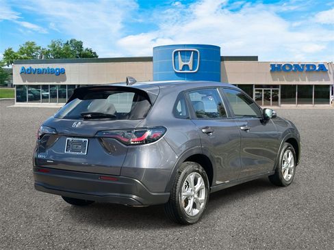 Certified 2023 Honda HR-V LX image 5