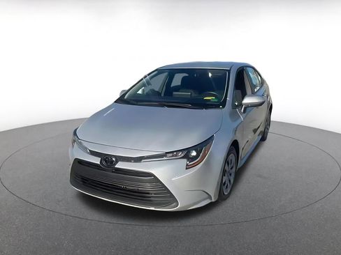 Used 2025 Toyota Corolla LE image 7