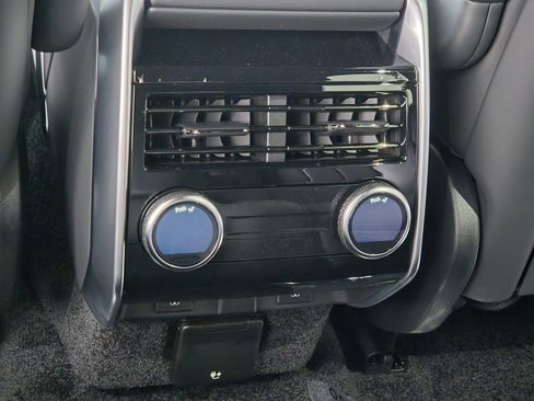 New 2026 Land Rover Range Rover SE image 14