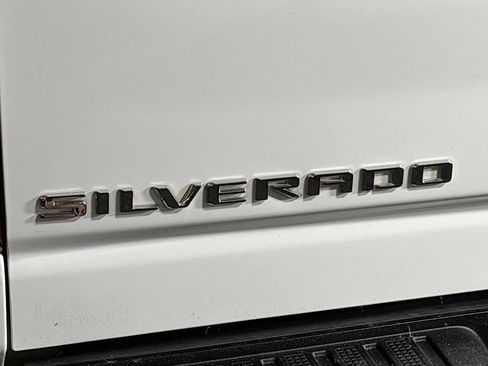 Used 2022 Chevrolet Silverado 2500 Custom w/ Custom Value Package AWD/4WD image 23