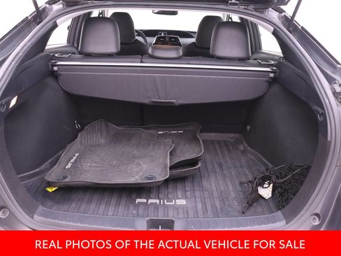 Used 2019 Toyota Prius XLE FWD image 16