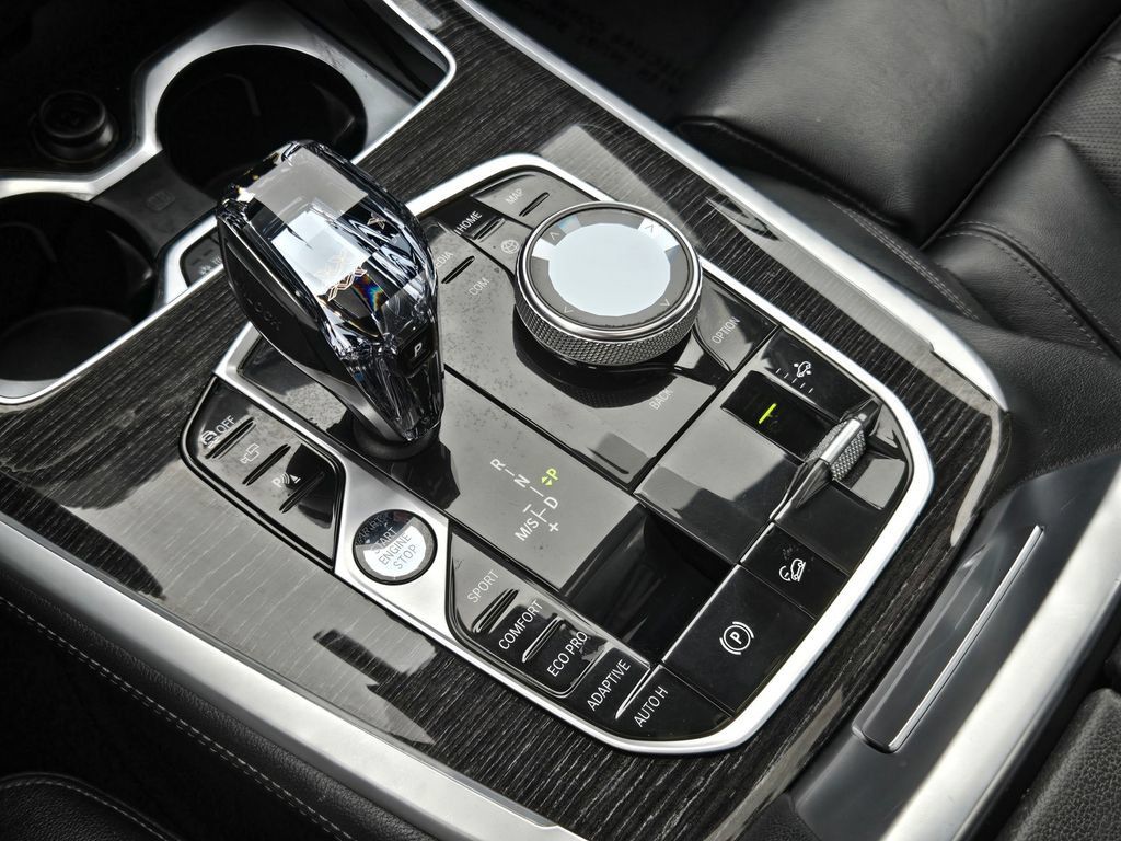 Used 2021 BMW X7 xDrive40i w/ M Sport Package AWD/4WD image 25