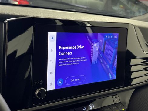 Used 2025 Toyota Camry SE image 20