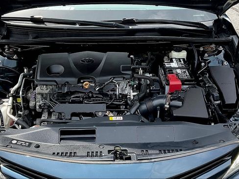 Used 2018 Toyota Camry XLE FWD image 29