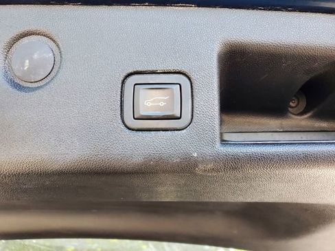 Used 2019 Chevrolet Equinox LT AWD/4WD image 13
