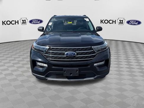 Used 2023 Ford Explorer XLT w/ Equipment Group 202A AWD/4WD image 2