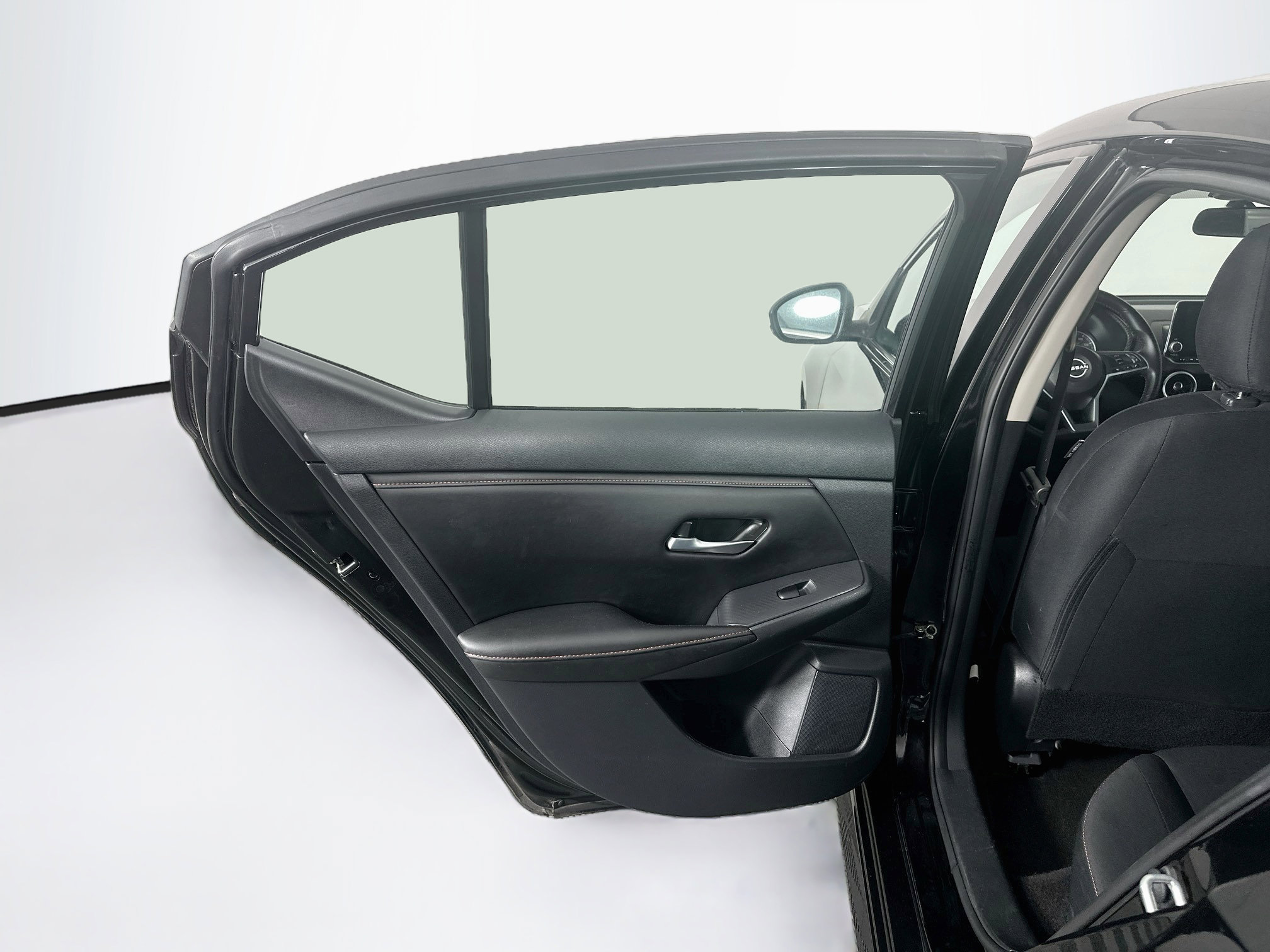 Used 2025 Nissan Sentra SR FWD image 25