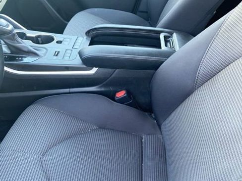 Used 2022 Toyota Highlander LE image 11