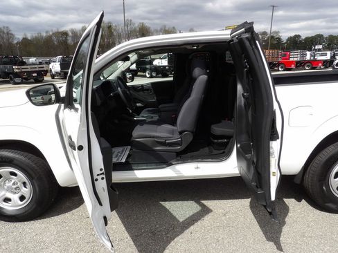 Used 2022 Nissan Frontier S image 13