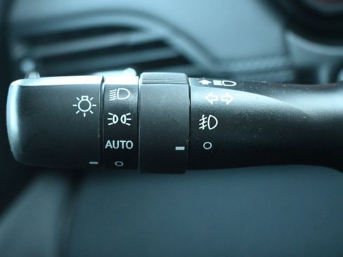 Used 2025 Subaru Outback Premium image 28