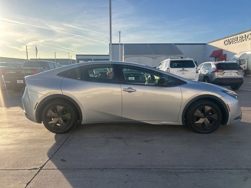 Used 2024 Toyota Prius Limited image 3