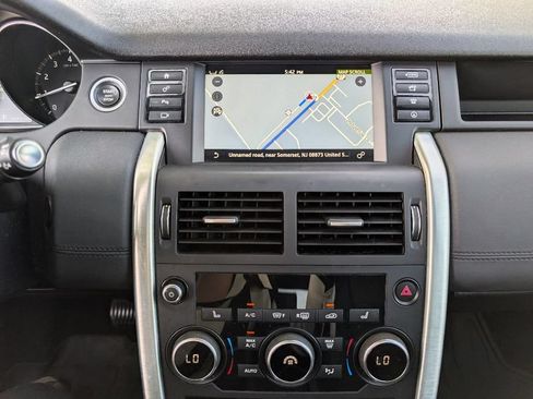 Used 2019 Land Rover Discovery Sport HSE AWD/4WD image 25