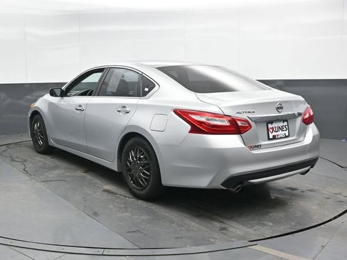 Used 2016 Nissan Altima 2.5 S w/ Power Driver Seat Package image 9