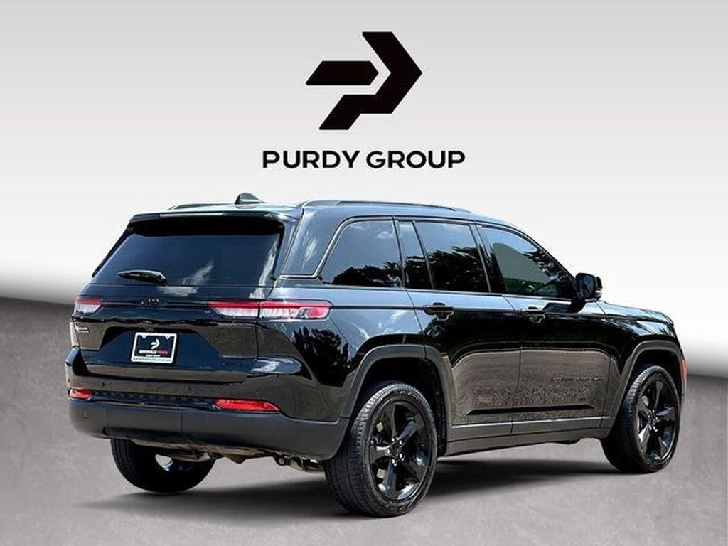 Used 2025 Jeep Grand Cherokee Limited w/ Black Appearance Package AWD/4WD image 8