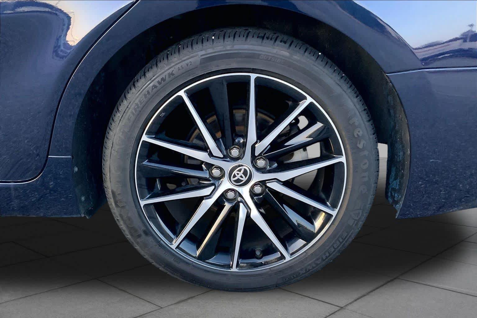 Used 2022 Toyota Camry SE w/ Convenience Package FWD image 10