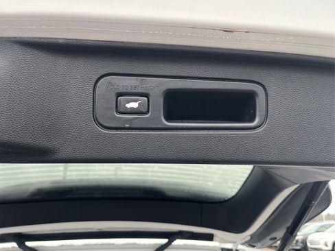 Used 2025 Honda Pilot Touring image 26