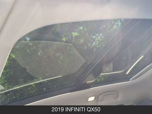 Used 2019 INFINITI QX50 Luxe w/ Navigation Package AWD/4WD image 15