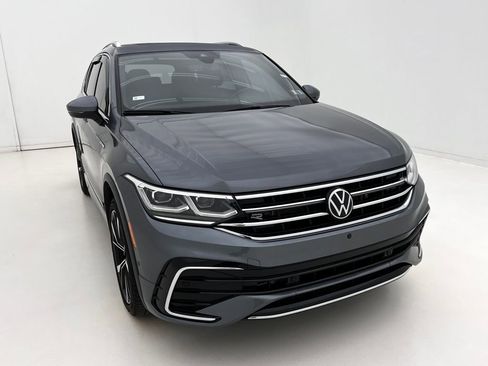 Used 2024 Volkswagen Tiguan SEL R-Line image 3