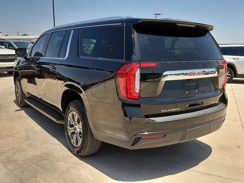 Used 2023 GMC Yukon XL SLE RWD image 2