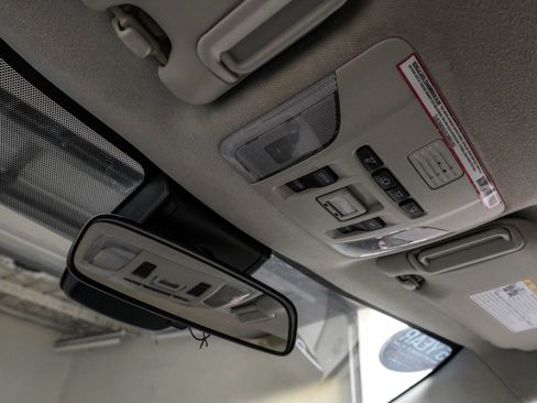 Used 2020 Toyota Corolla XLE image 30