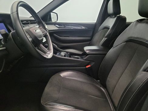 Used 2022 Jeep Grand Cherokee L Laredo image 17