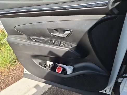 Used 2022 Hyundai Santa Cruz SEL Premium image 11