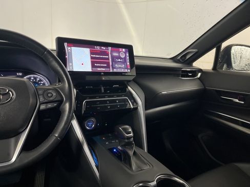 Used 2022 Toyota Venza Limited image 34