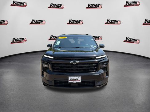 Used 2024 Chevrolet Traverse LT w/ Midnight/Sport Edition FWD image 2