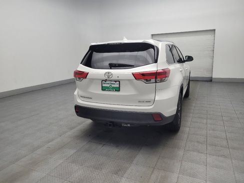Used 2019 Toyota Highlander SE image 9