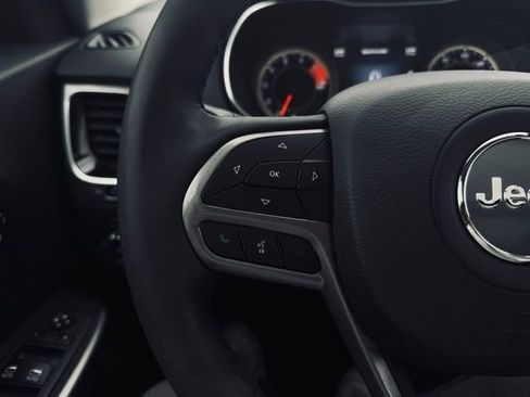 Certified 2022 Jeep Cherokee Limited image 28