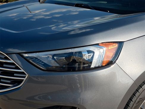 Used 2024 Ford Edge Titanium image 3