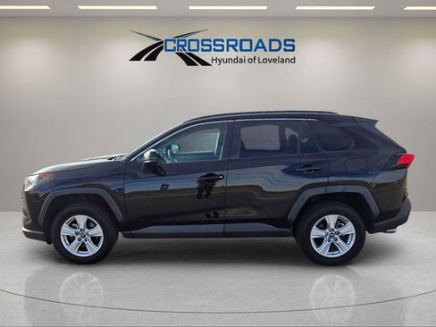 Used 2021 Toyota RAV4 LE image 2