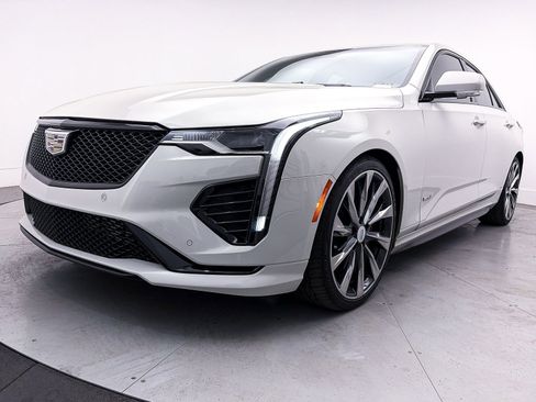 Used 2022 Cadillac CT4 V w/ Navigation Package image 15