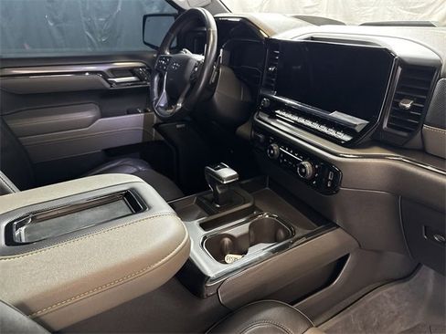 Used 2022 Chevrolet Silverado 1500 ZR2 w/ Technology Package image 30