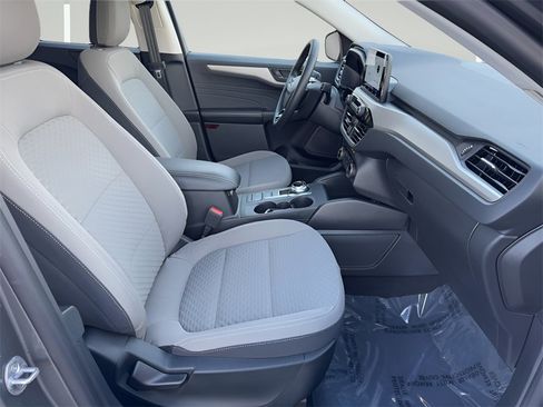 Used 2022 Ford Escape SE w/ Cold Weather Package image 26