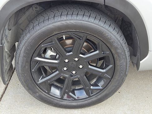 Used 2023 Toyota Highlander L image 7