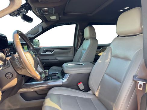Used 2022 Chevrolet Silverado 1500 LTZ AWD/4WD image 9