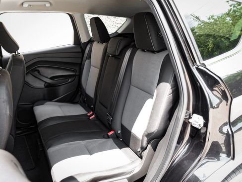 Used 2019 Ford Escape SE image 36