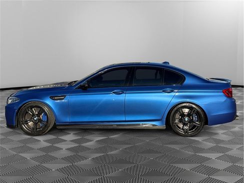 Used 2016 BMW M5 image 2