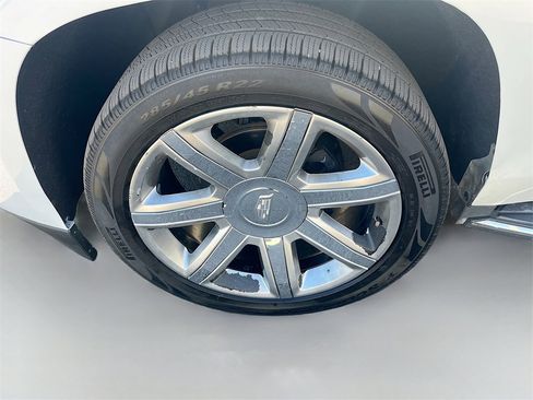 Used 2020 Cadillac Escalade Luxury image 34