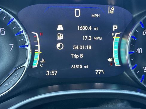 Used 2024 Chrysler Pacifica Touring-L FWD image 30