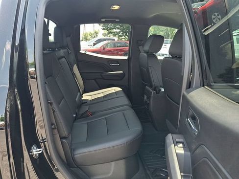 Used 2023 Chevrolet Colorado LT w/ LT Convenience Package III AWD/4WD image 24