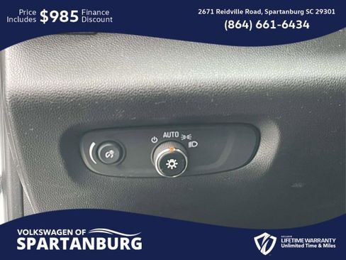 Used 2023 Chevrolet Traverse Premier image 20