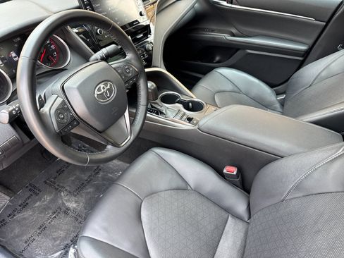 Used 2022 Toyota Camry XSE FWD image 9
