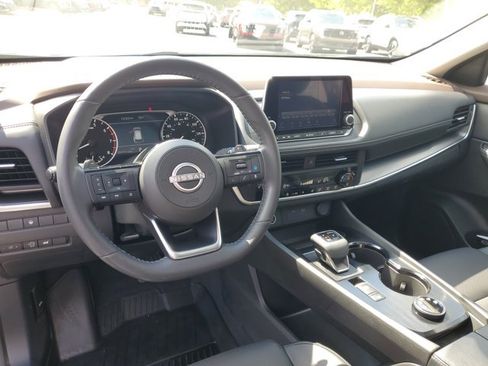 Certified 2023 Nissan Rogue SV w/ SV Premium B Package AWD/4WD image 8