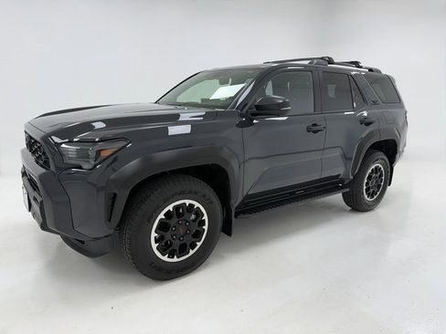 Used 2025 Toyota 4Runner TRD Off-Road Premium image 5